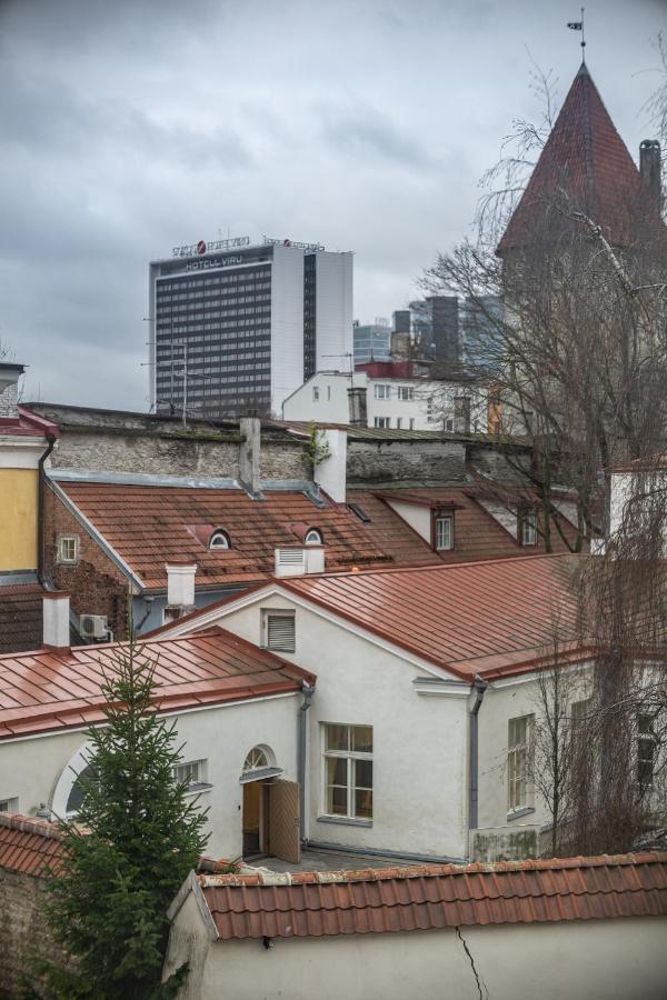 Roofs Of The Old Tallinn Guest House Exterior foto